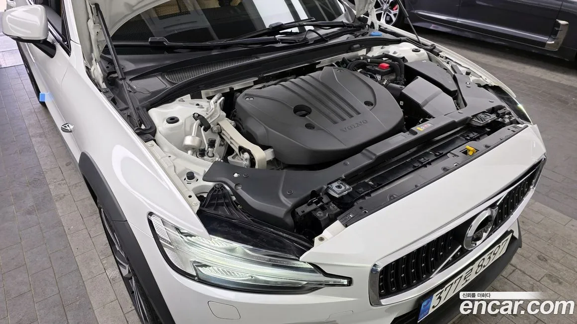Volvo V60 2021 из KR, фото 9