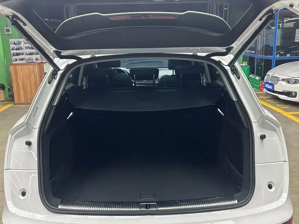 Audi Q5L 2022 из CN, фото 2