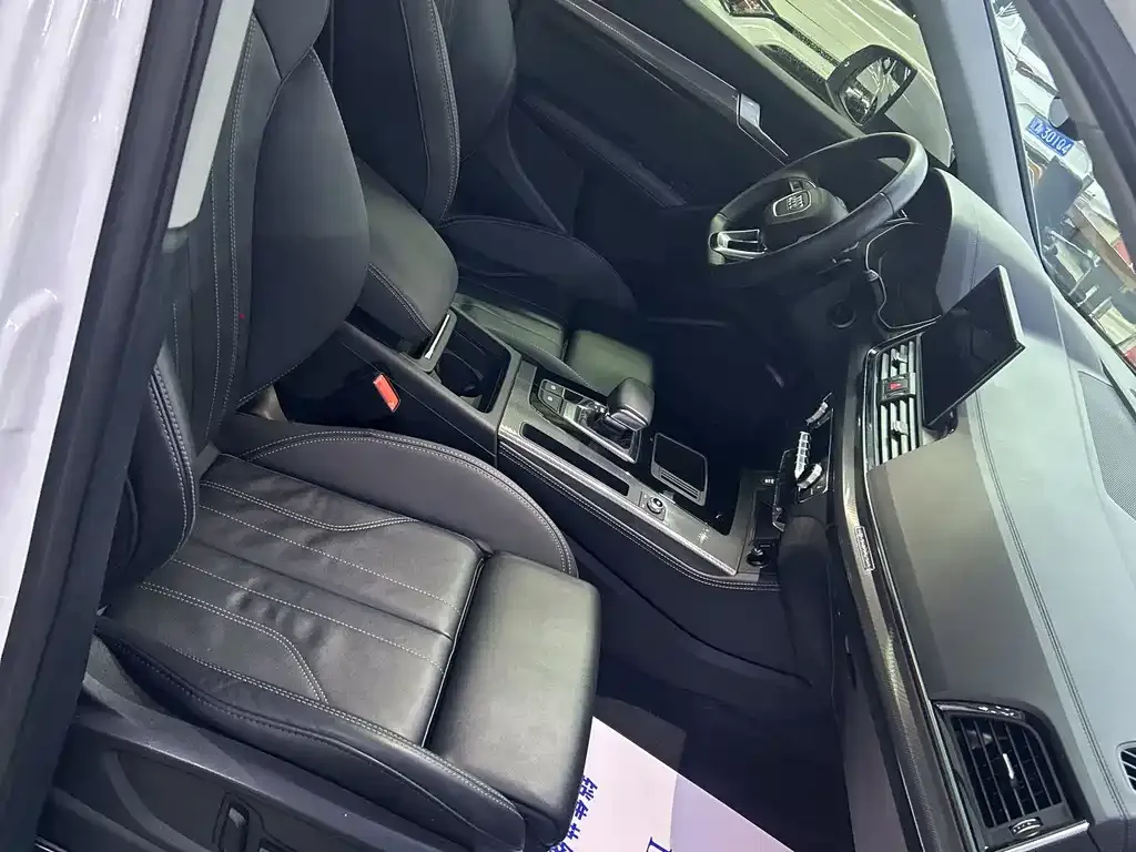 Audi Q5L 2022 из CN, фото 4