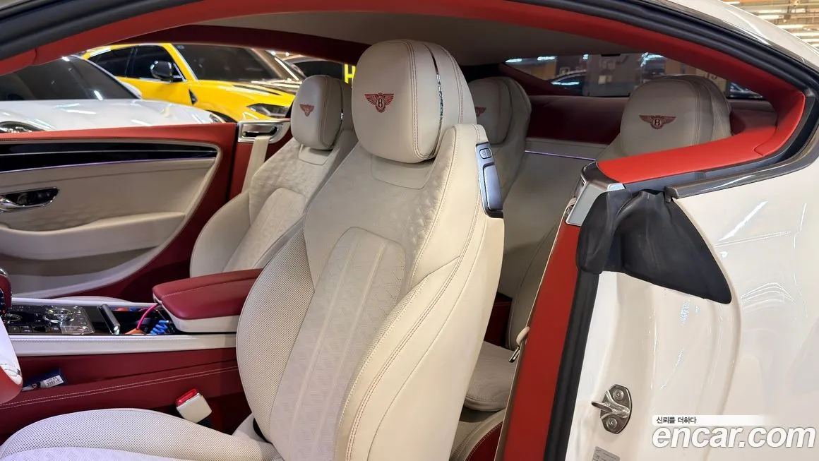 Bentley Continental 2025 из KR, фото 4