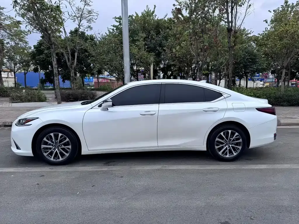 Lexus ES 2023 из CN, фото 9
