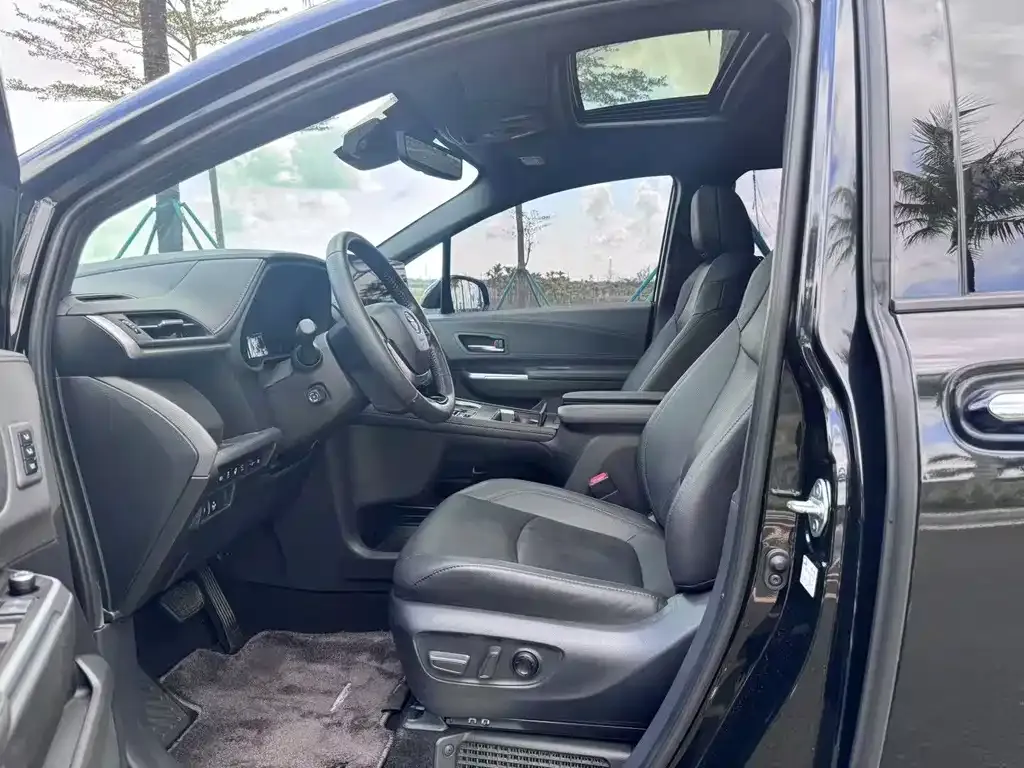 Toyota Sienna 2023 из CN, фото 8