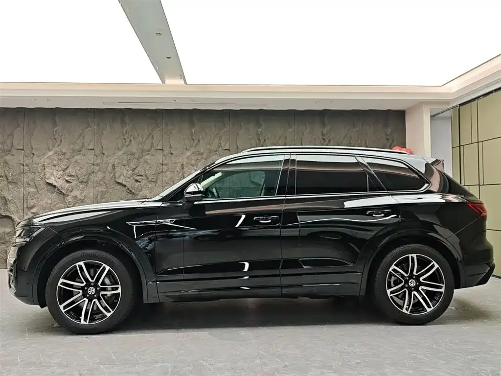 Volkswagen Touareg 2024 из CN, фото 2