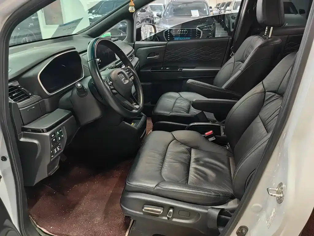Honda Elysion 2024 из CN, фото 3