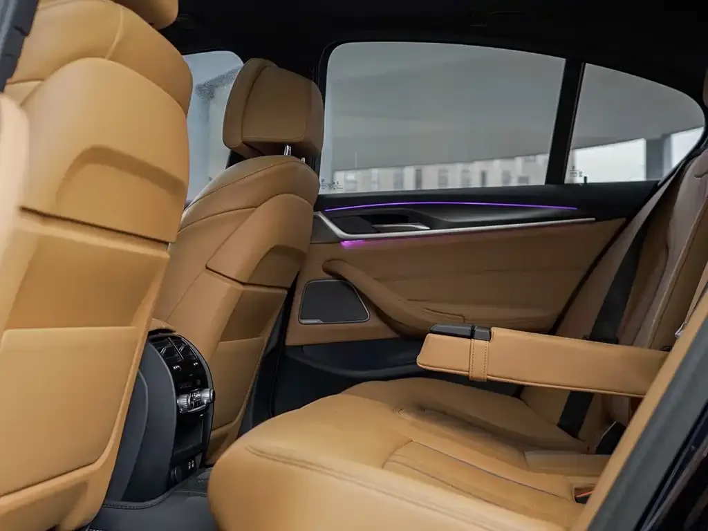 BMW 5 Series (Import) 2023 из CN, фото 3