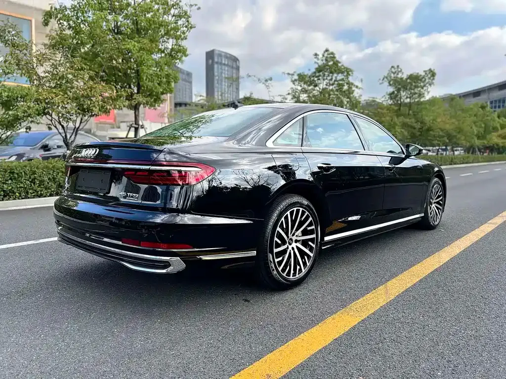 Audi A8 2024 из CN, фото 10