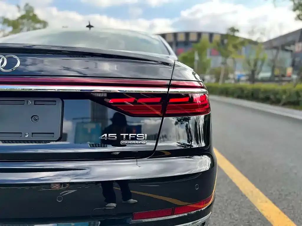 Audi A8 2024 из CN, фото 2