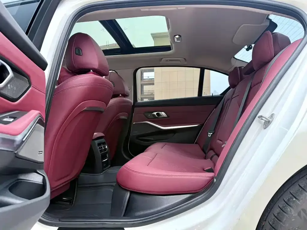 BMW 3 Series 2024 из CN, фото 4