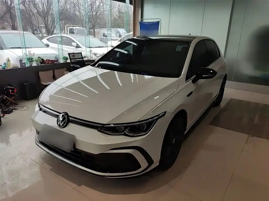 Volkswagen Golf 2023 из CN, фото 1