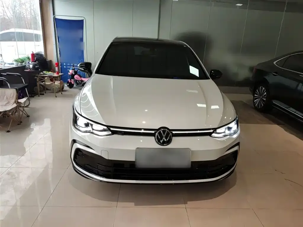 Volkswagen Golf 2023 из CN, фото 5