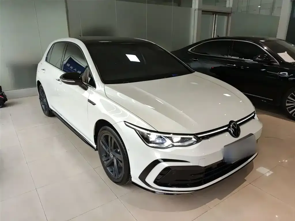 Volkswagen Golf 2023 из CN, фото 10
