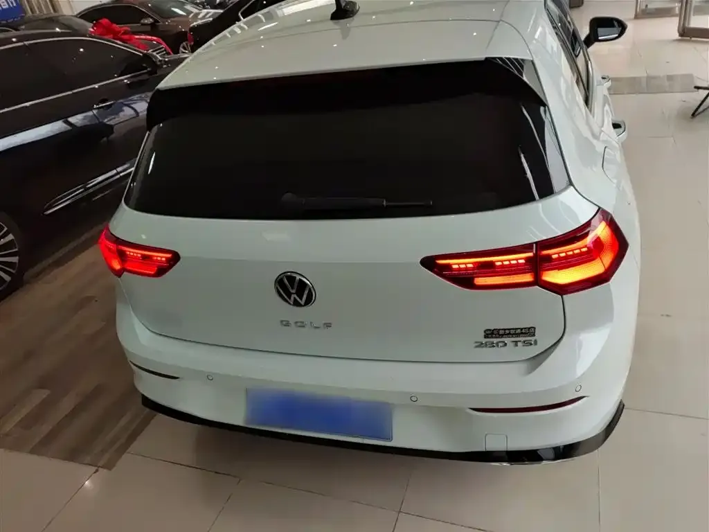 Volkswagen Golf 2023 из CN, фото 7