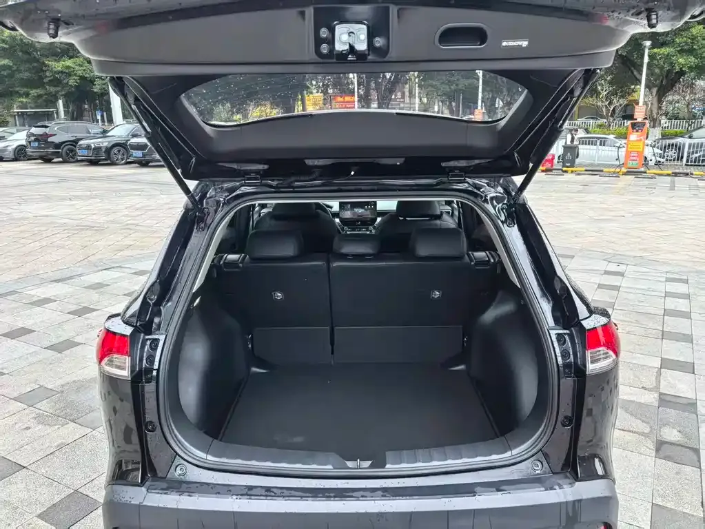 Toyota Frontlander 2024 из CN, фото 10