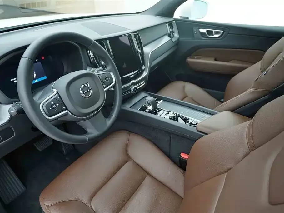 Volvo XC60 2025 из CN, фото 9