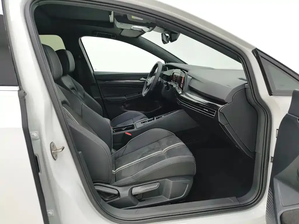 Volkswagen Golf 2022 из CN, фото 10