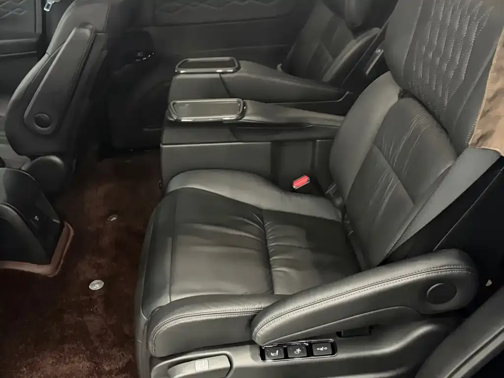 Honda Elysion 2025 из CN, фото 2