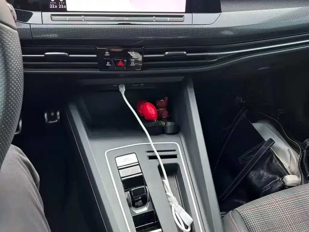 Volkswagen Golf GTI 2023 из CN, фото 3