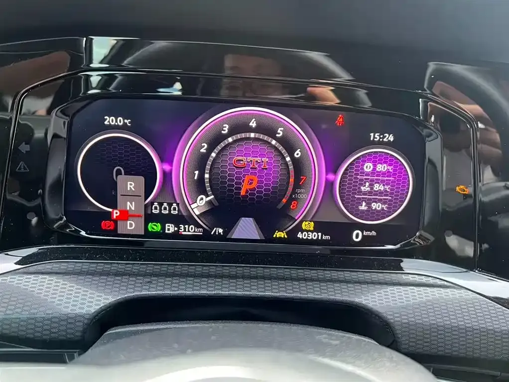 Volkswagen Golf GTI 2023 из CN, фото 4