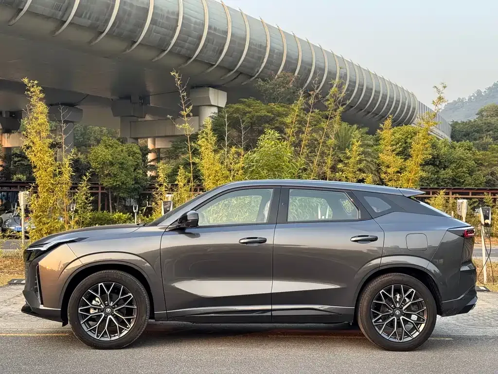 Changan UNI-Z New Energy 2026 из CN, фото 4