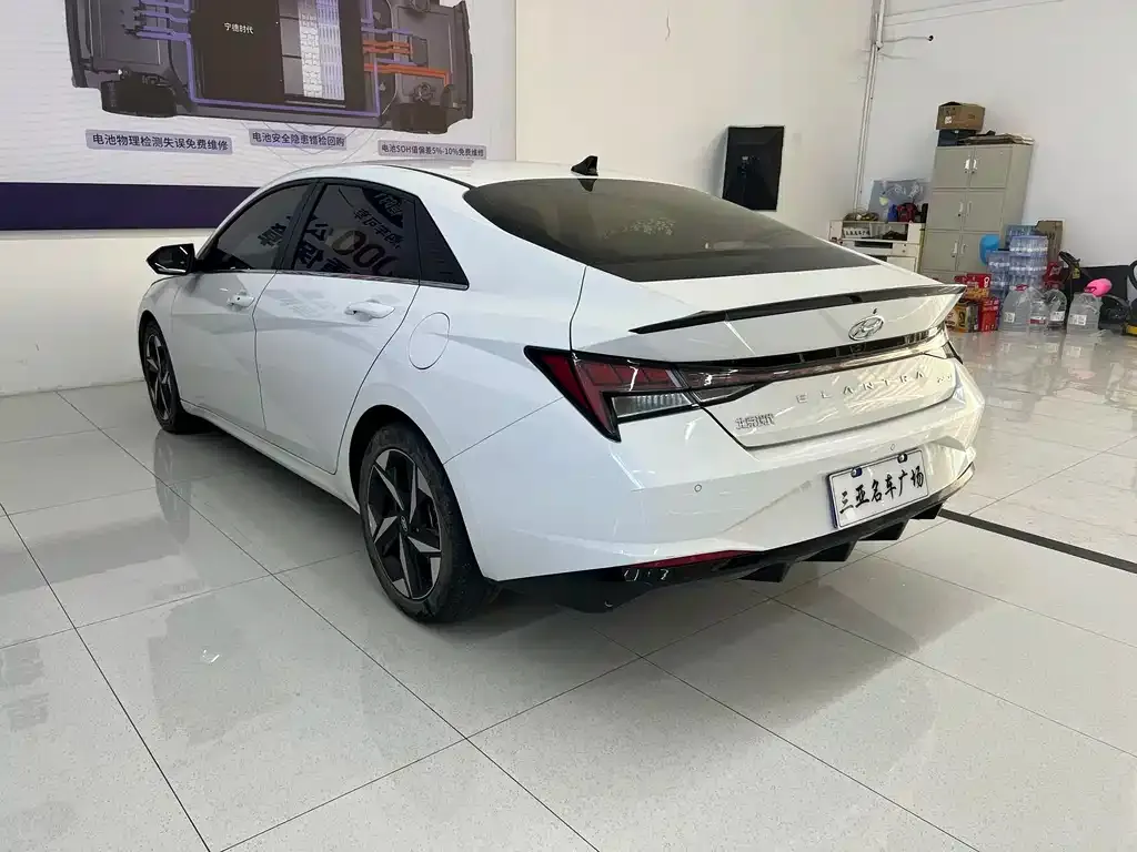 Hyundai Elantra 2023 из CN, фото 5