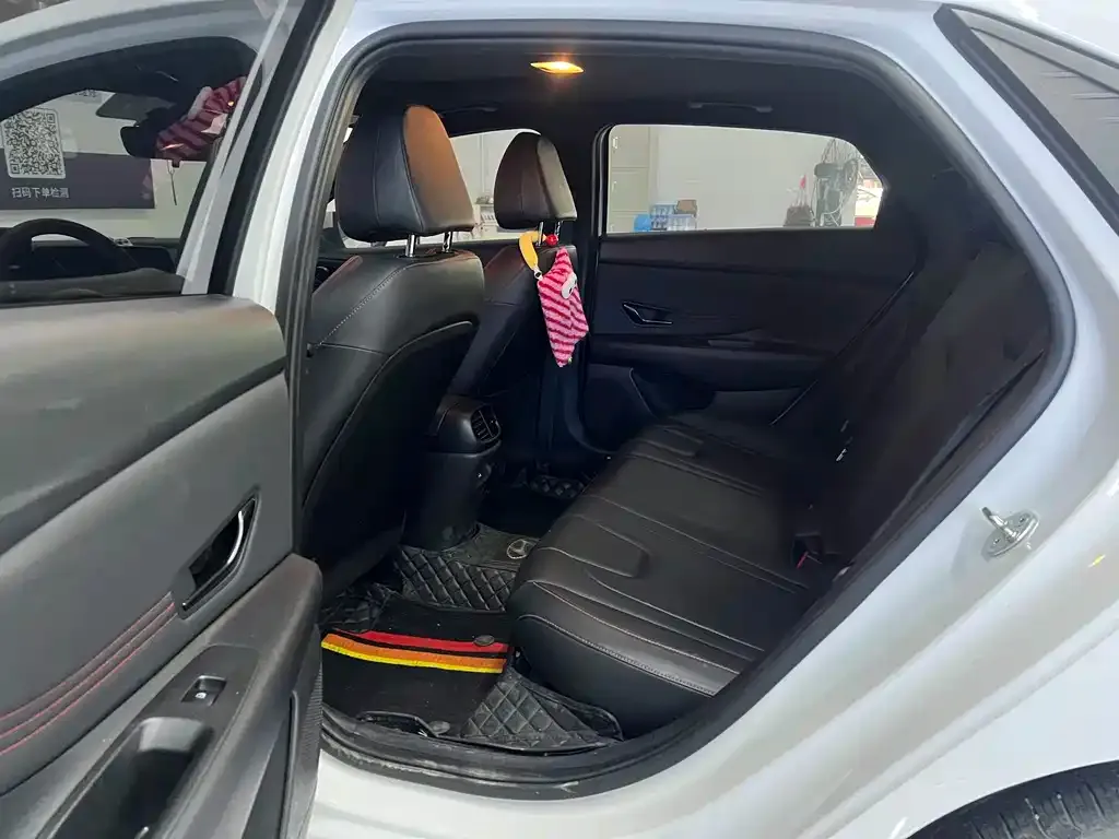 Hyundai Elantra 2023 из CN, фото 4