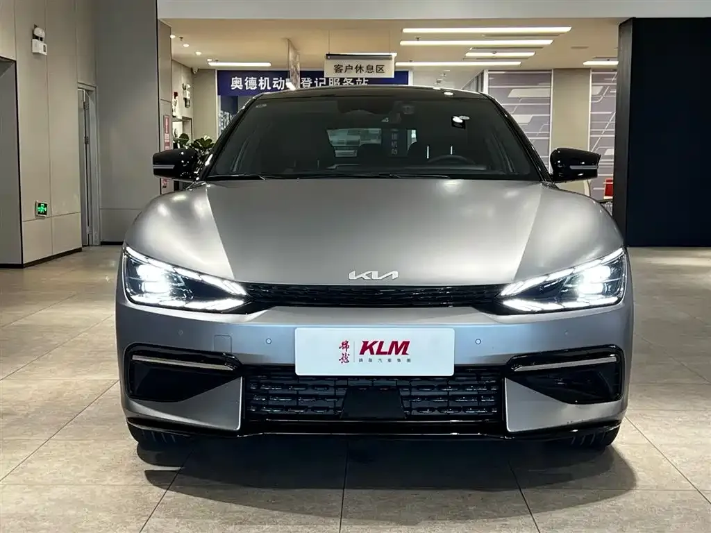 Kia EV6 2023 из CN, фото 2