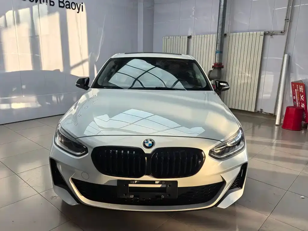 BMW 1 Series 2021 из CN, фото 3