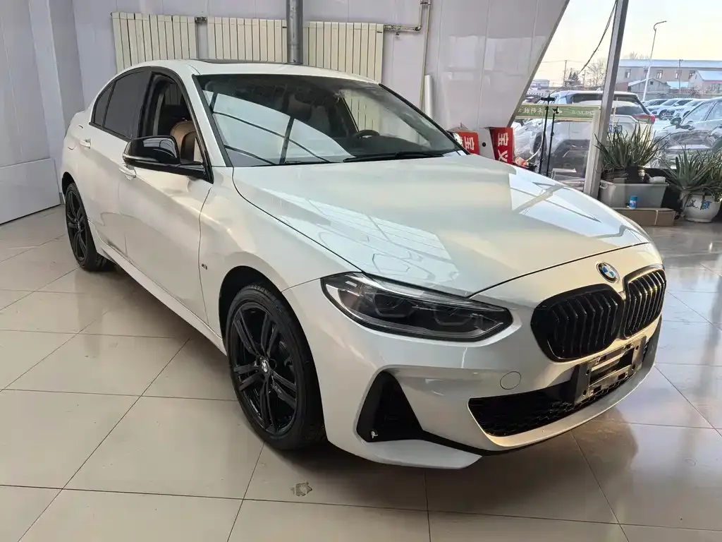 BMW 1 Series 2021 из CN, фото 2