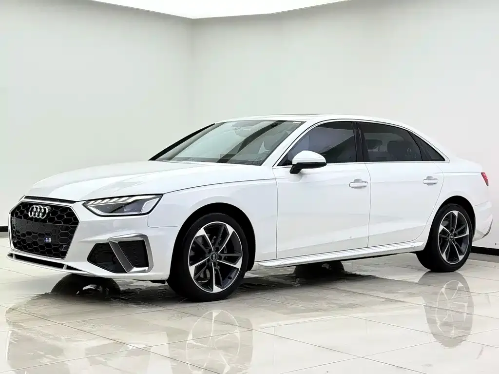 Audi A4L 2022 из CN, фото 1