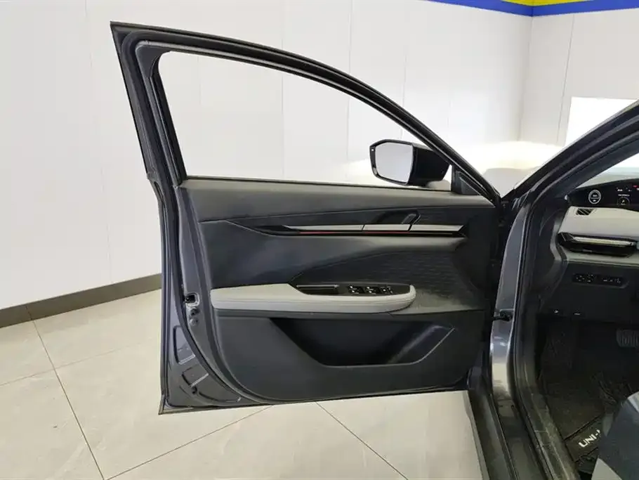 Changan UNI-V 2023 из CN, фото 7
