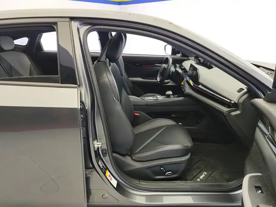 Changan UNI-V 2023 из CN, фото 2