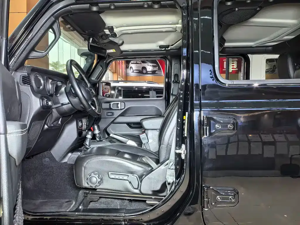 Jeep Wrangler 2021 из CN, фото 5