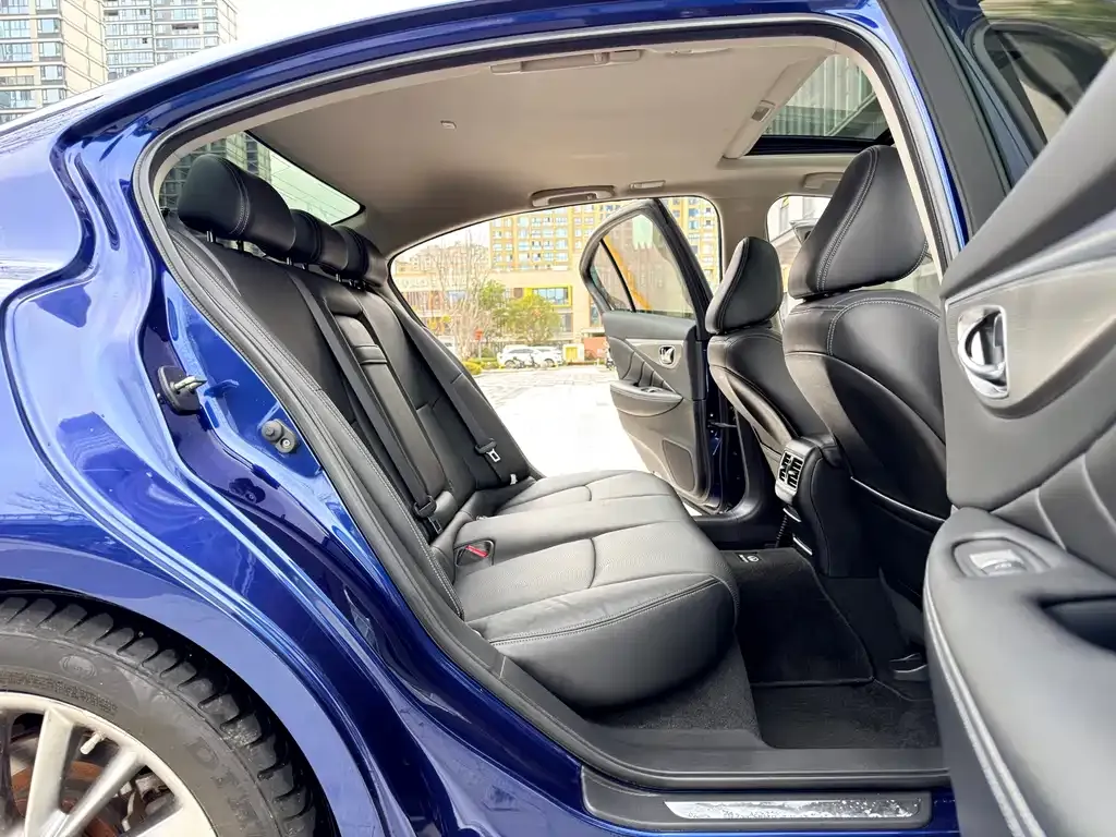 Infiniti Q50L 2021 из CN, фото 4