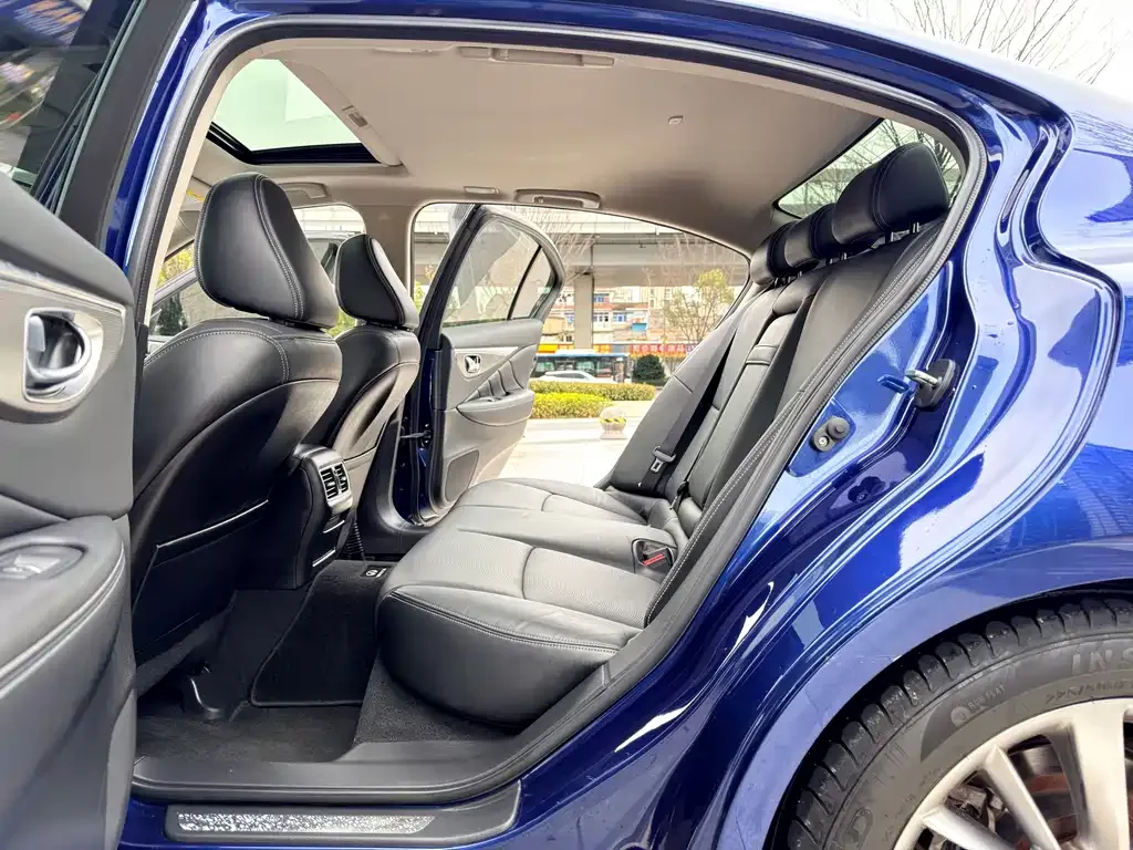 Infiniti Q50L 2021 из CN, фото 8
