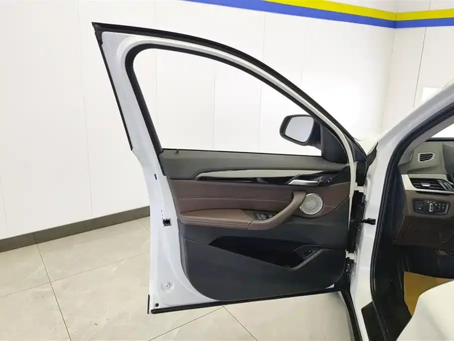 BMW X1 2021 из CN, фото 3