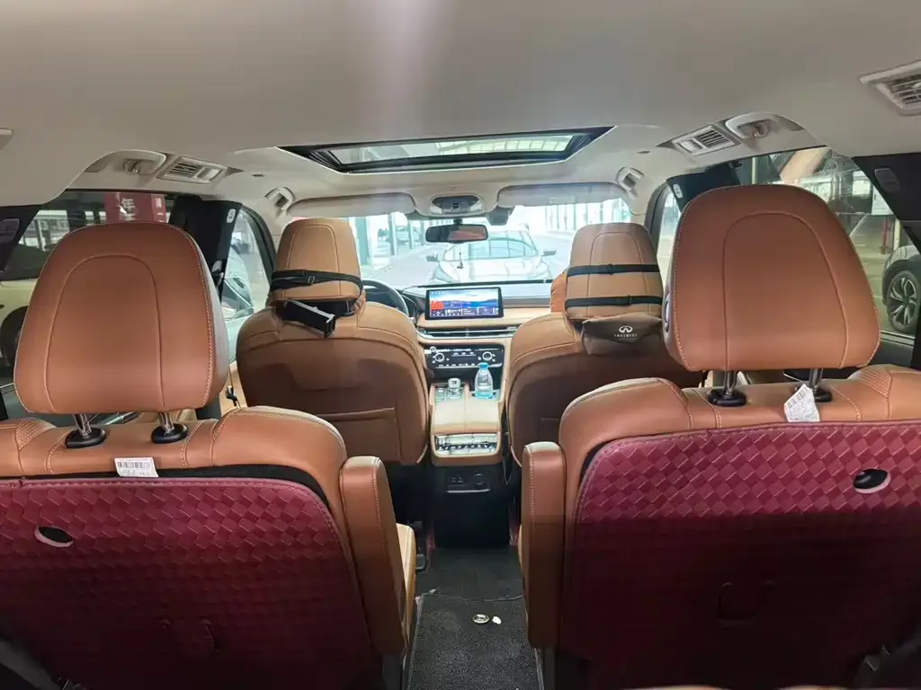 Infiniti QX60 2024 из CN, фото 2