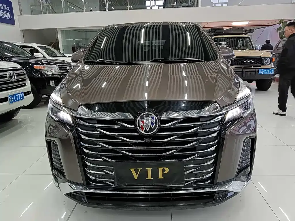 Buick GL8 2023 из CN, фото 2