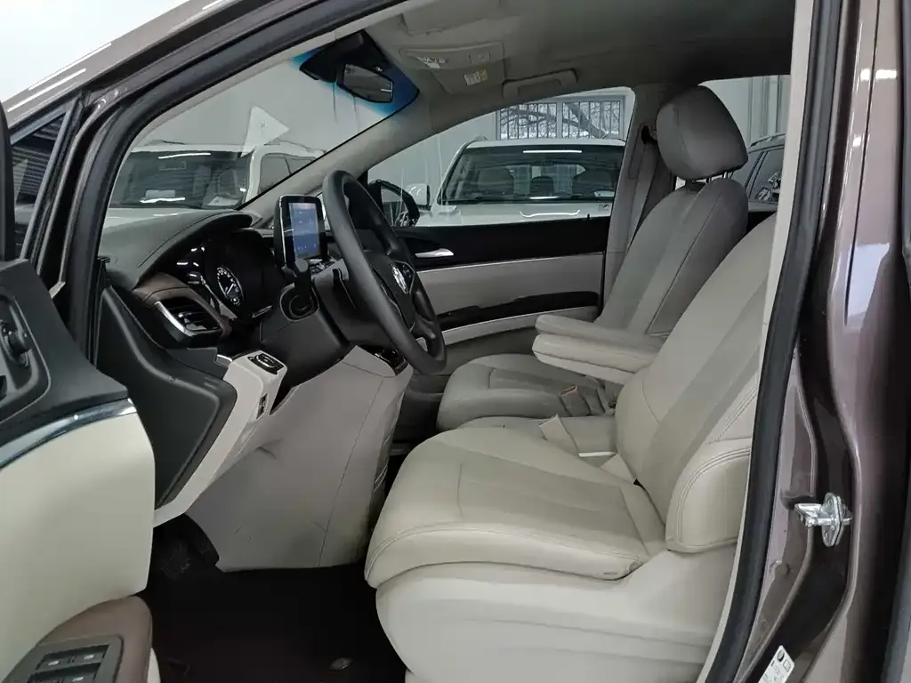 Buick GL8 2023 из CN, фото 6