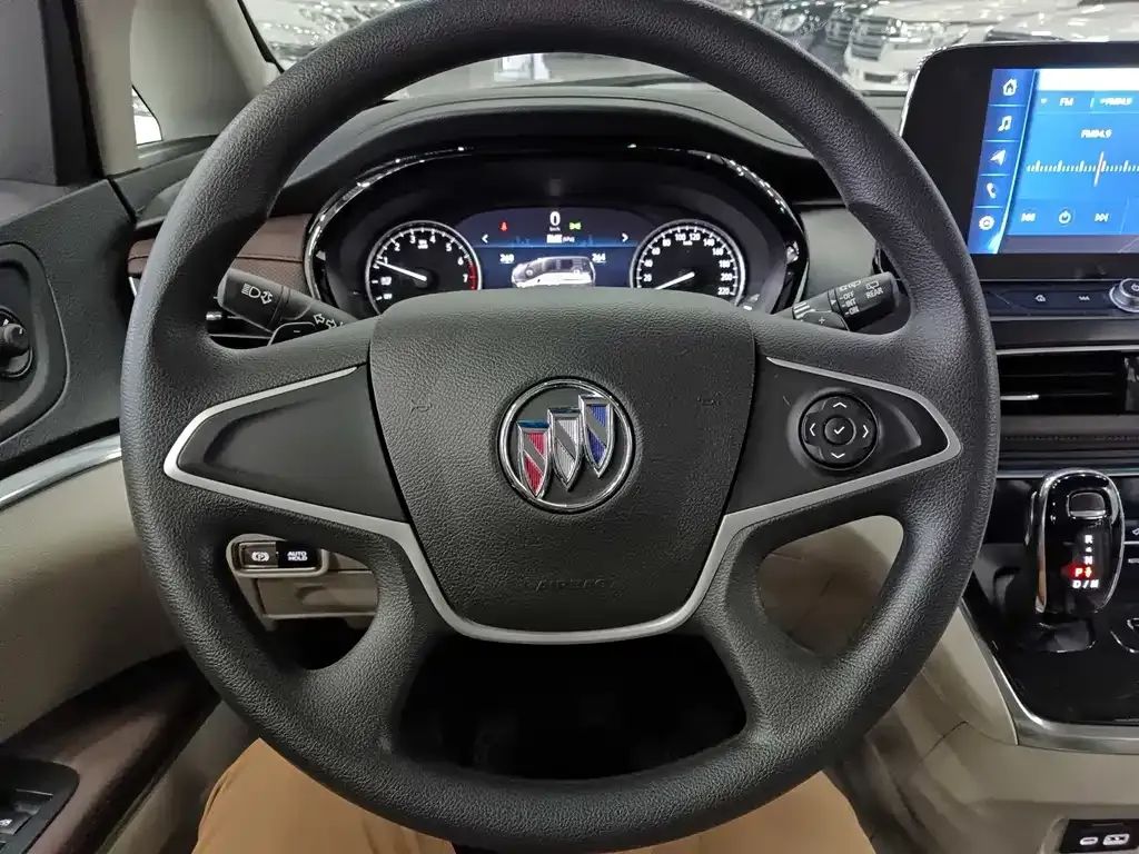 Buick GL8 2023 из CN, фото 3
