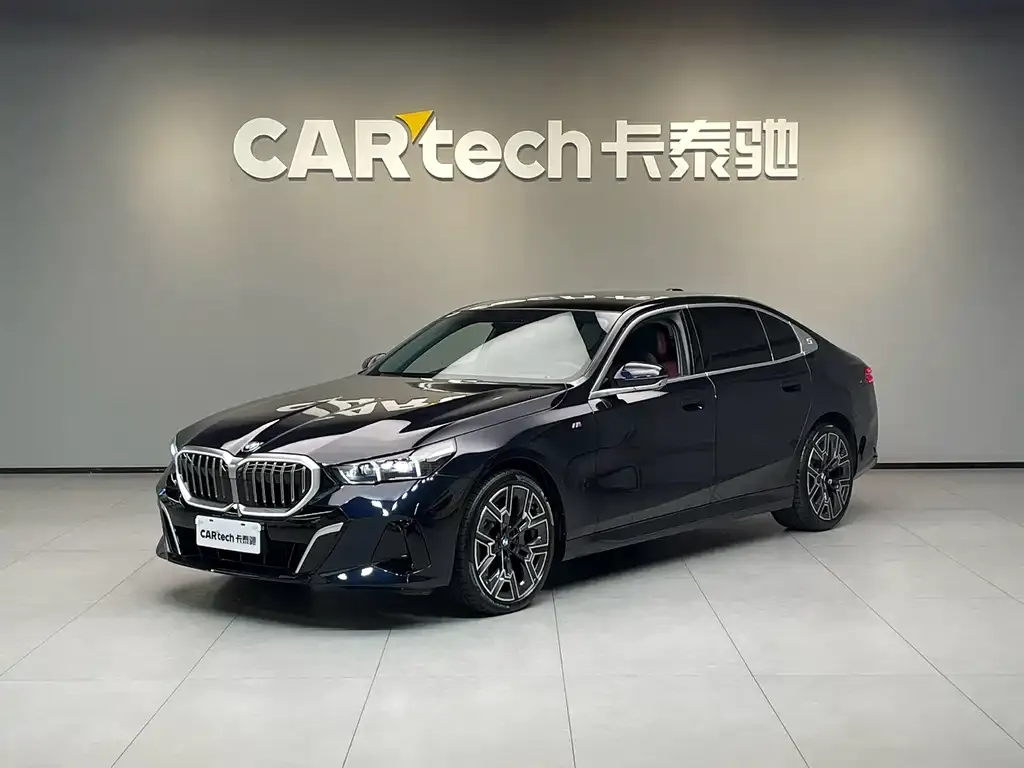 BMW 5 Series 2024 из CN, фото 1