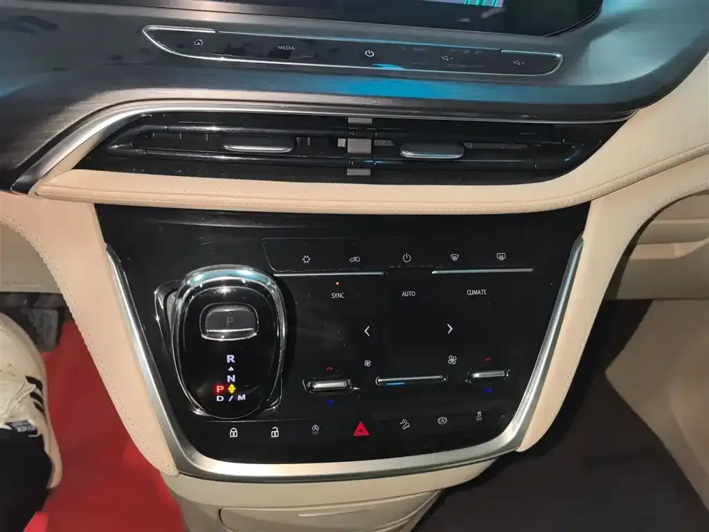 Buick GL8 2022 из CN, фото 3