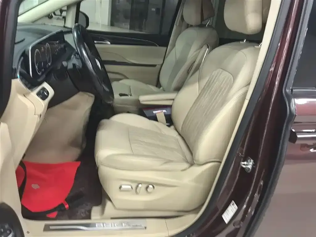 Buick GL8 2022 из CN, фото 4