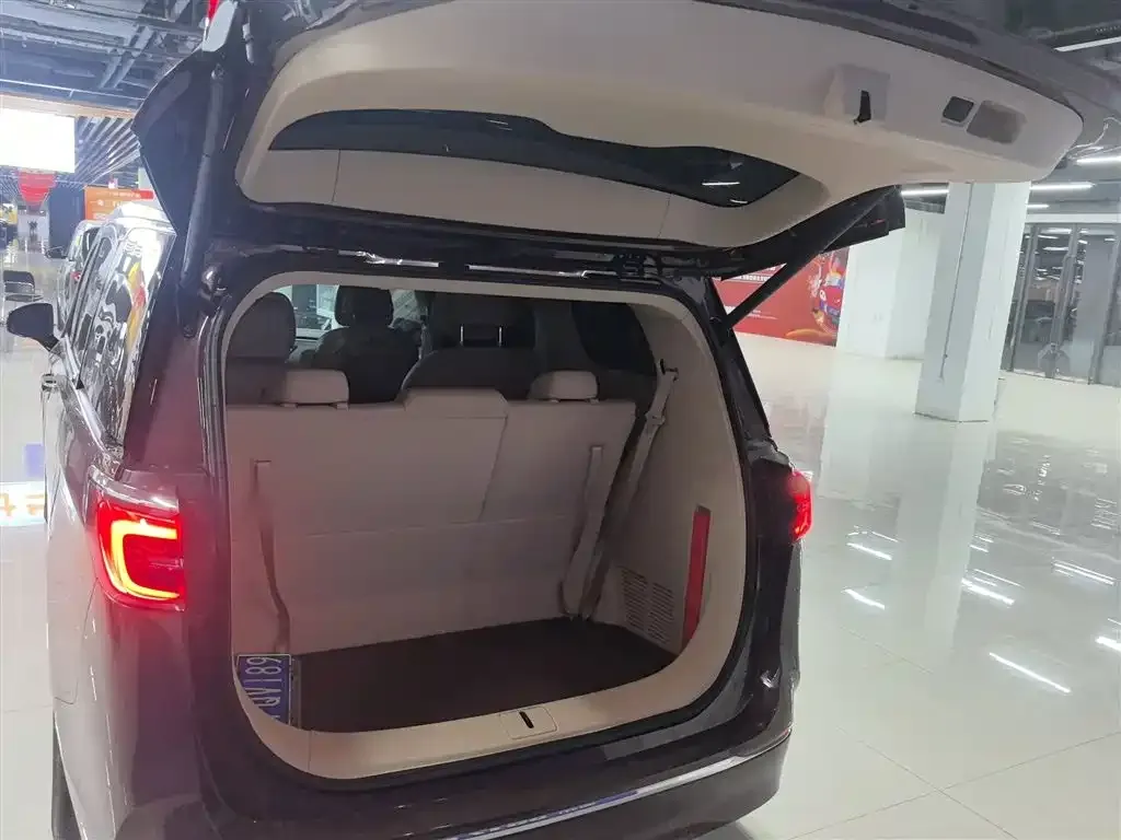 Buick GL8 2022 из CN, фото 9