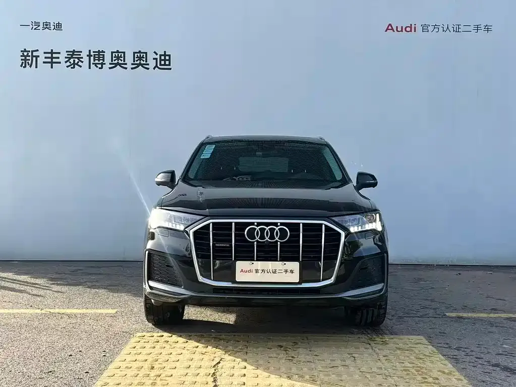 Audi Q7 2023 из CN, фото 6
