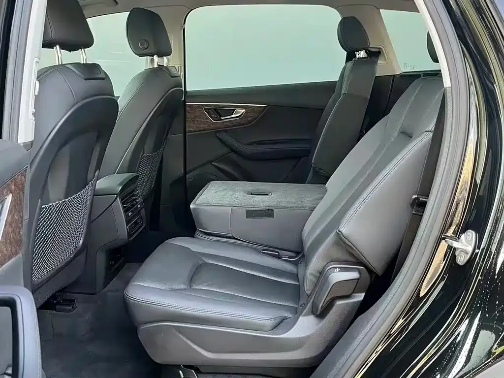 Audi Q7 2023 из CN, фото 10