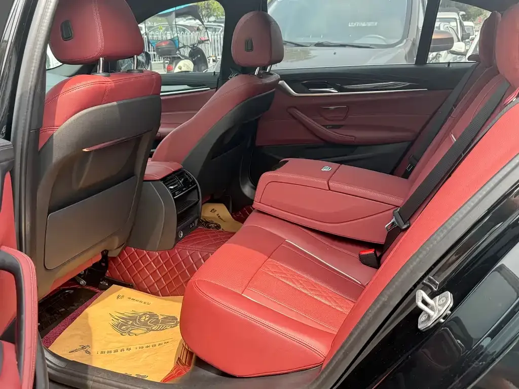 BMW 5 Series 2022 из CN, фото 5