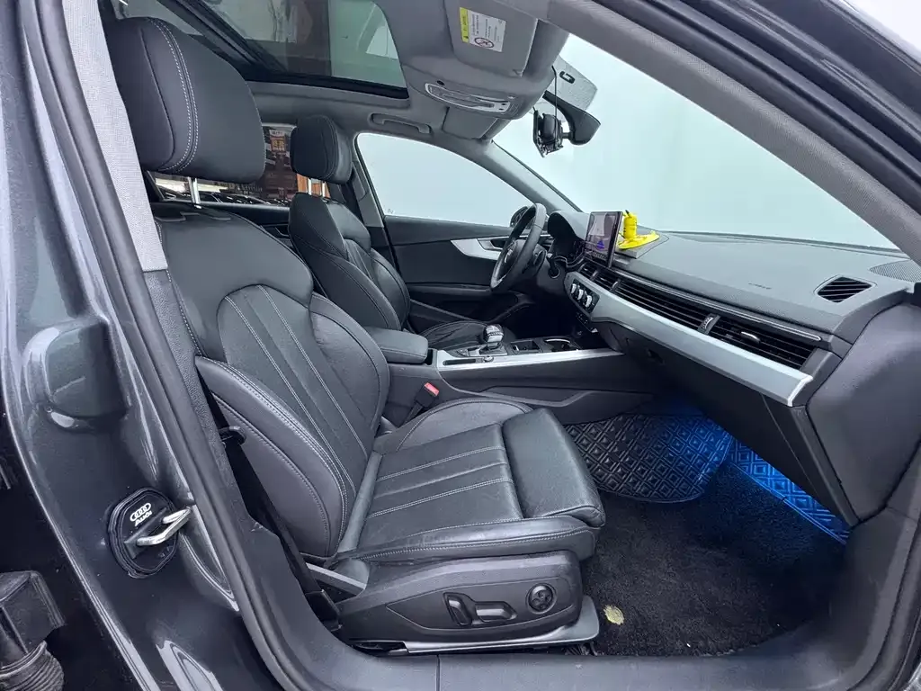 Audi A4L 2022 из CN, фото 3