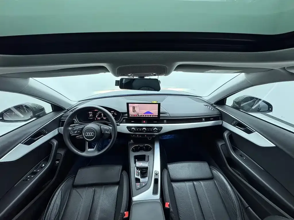 Audi A4L 2022 из CN, фото 2