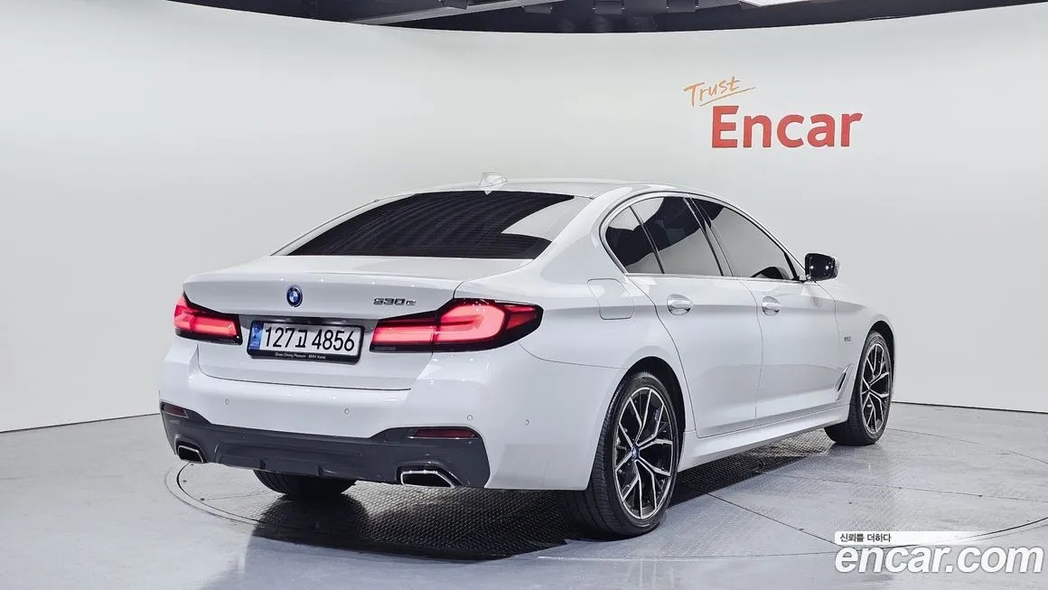BMW 5-Series 2023 из KR, фото 2