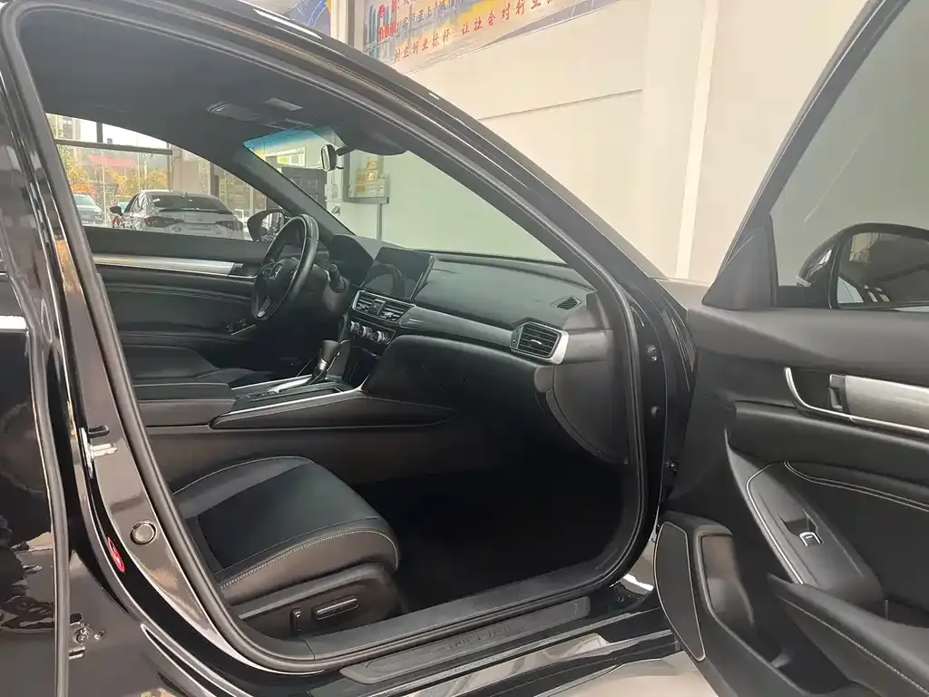 Honda Inspire 2023 из CN, фото 4